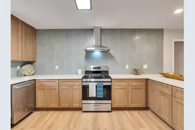 6614 Golf Crest Drive, Galveston, TX 77551 - Photo 6
