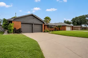 6614 Golfcrest Dr, Galveston, TX 77551 - Photo 34