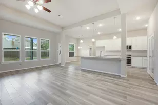 213 Woodhaven, West Columbia, TX 77486 - Photo 8