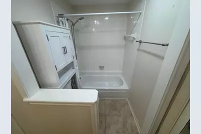 11711 Memorial Drive #563, Houston, TX 77024 - Photo 14