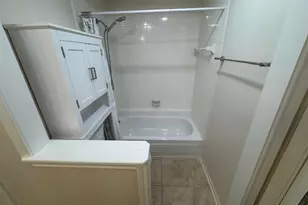11711 Memorial Dr, Houston, TX 77024 - Photo 14