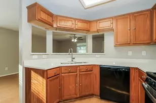 12231 Innisfall Cir, Tomball, TX 77377 - Photo 8