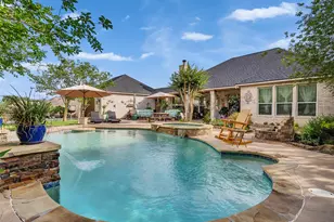 2605 Trippodo St, Dickinson, TX 77539 - Photo 2