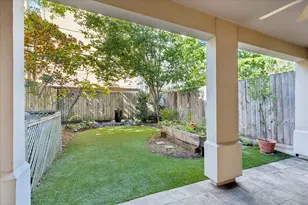 1712 McDuffie St, Houston, TX 77019 - Photo 4