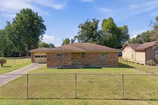 4625 Los Angeles St, Houston, TX 77026 - Photo 2