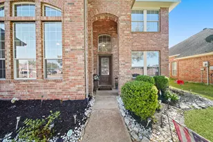 1815 Camden Landing Tr, Fresno, TX 77545 - Photo 2