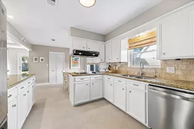 930 Ashford Parkway, Houston, TX 77077 - Photo 8