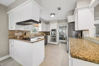 930 Ashford Parkway, Houston, TX 77077 - Photo 10