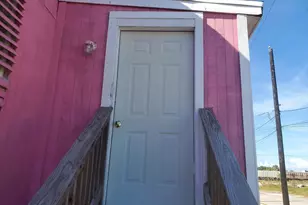 511 43rd St, Galveston, TX 77550 - Photo 2