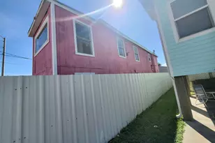 511 43rd St, Galveston, TX 77550 - Photo 12