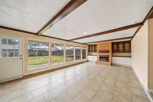 10326 Greencreek Dr, Houston, TX 77070 - Photo 2