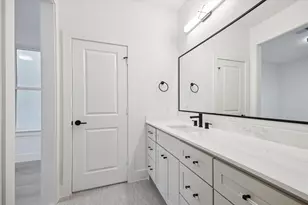 3707 Somerset York Ln, Houston, TX 77055 - Photo 10