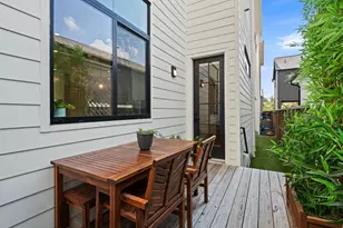 733 E 10th 1/2 St, Houston, TX 77008 - Photo 12