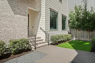 733 E 10th 1/2 St, Houston, TX 77008 - Photo 34