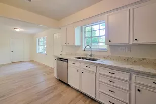 6 Sowell Ln, Huntsville, TX 77320 - Photo 8