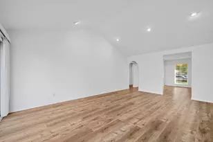 8826 Langdon Ln, Houston, TX 77036 - Photo 18