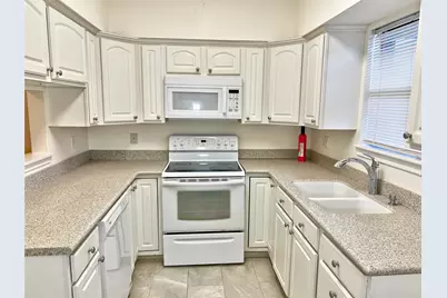 3130 SW Walnut Bend Lane #409, Houston, TX 77042 - Photo 4