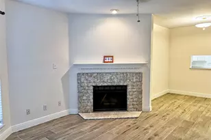 3130 SW Walnut Bend Ln, Houston, TX 77042 - Photo 12