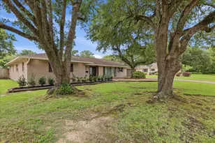 3875 Kenwood Dr, Beaumont, TX 77706 - Photo 2