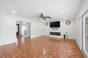 3875 Kenwood Dr, Beaumont, TX 77706 - Photo 8