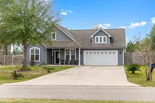 515 Dahila St, Waller, TX 77484 - Photo 2