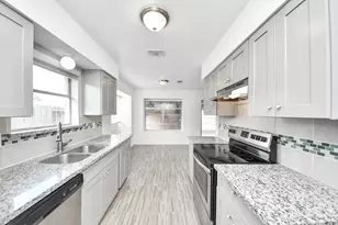 7410 La Pl Dr, Houston, TX 77083 - Photo 18