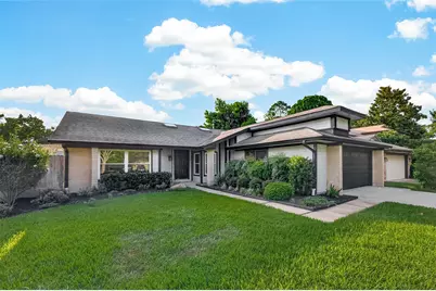 2119 Braesmeadow Lane, Sugar Land, TX 77479 - Photo 2