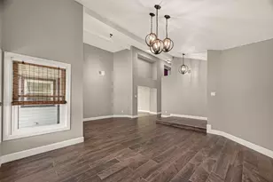 2119 Braesmeadow Ln, Sugar Land, TX 77479 - Photo 6