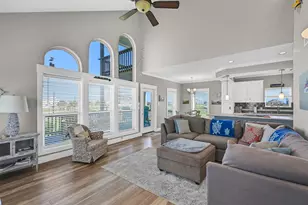 3902 Warrior Ct, Galveston, TX 77554 - Photo 14