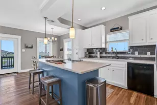 3902 Warrior Ct, Galveston, TX 77554 - Photo 18