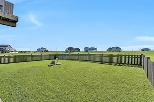3902 Warrior Ct, Galveston, TX 77554 - Photo 38