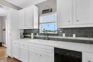 3902 Warrior Ct, Galveston, TX 77554 - Photo 22