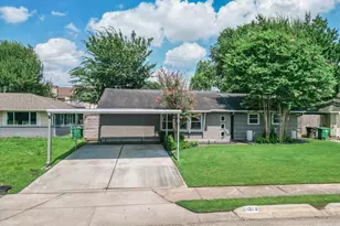 1918 Huge Oaks St, Houston, TX 77055 - Photo 2