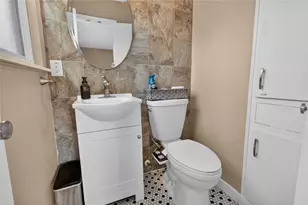 1918 Huge Oaks St, Houston, TX 77055 - Photo 30