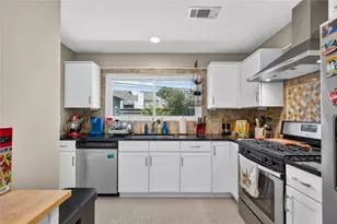 1918 Huge Oaks St, Houston, TX 77055 - Photo 16