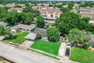 1918 Huge Oaks St, Houston, TX 77055 - Photo 36