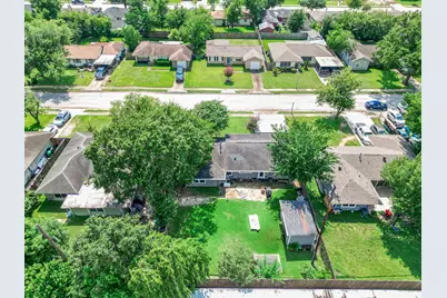 1918 Huge Oaks Street, Houston, TX 77055 - Photo 32