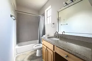 2255 Braeswood Park Dr, Houston, TX 77030 - Photo 24