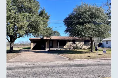 1004 N Center Street, Weimar, TX 78962 - Photo 1
