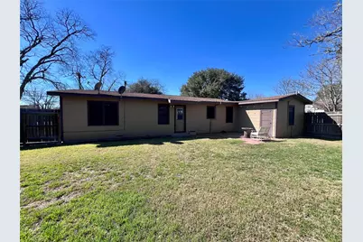 1004 N Center Street, Weimar, TX 78962 - Photo 12