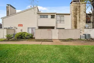 9546 Pagewood Ln, Houston, TX 77063 - Photo 22