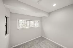 9546 Pagewood Ln, Houston, TX 77063 - Photo 20