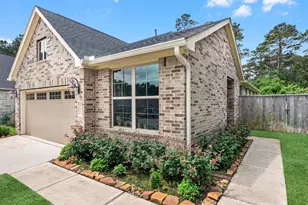 35472 Woodtrace Cir, Pinehurst, TX 77362 - Photo 2
