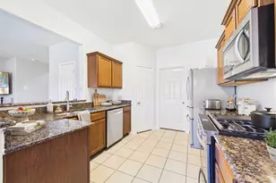 911 Marigold Rd, Baytown, TX 77521 - Photo 12