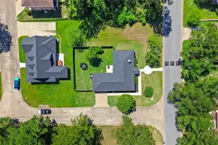 1452 River Oaks Dr, Huntsville, TX 77340 - Photo 22