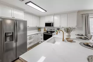 1014 Bougainvillea St, College Station, TX 77845 - Photo 12