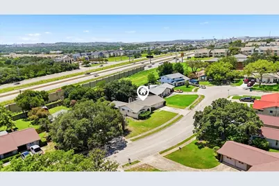 610 Amistad Boulevard, Universal City, TX 78148 - Photo 40
