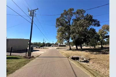 1042 W Commerce Street, Buffalo, TX 75831 - Photo 12