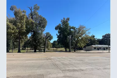 1042 W Commerce Street, Buffalo, TX 75831 - Photo 1