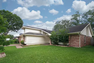 3219 The Highlands Drive, Sugar Land, TX 77478 - Photo 2